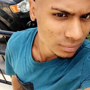 Meet your Posher, Yamil